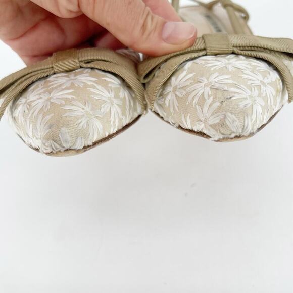 Manolo Blahnik Cream Tan Floral Embroidered Bow Pointed Toe Slingback Heel IT 37 - Picture 8 of 12